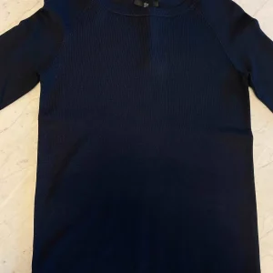 Kortärmad rundhalsad tröja | BK | Navy